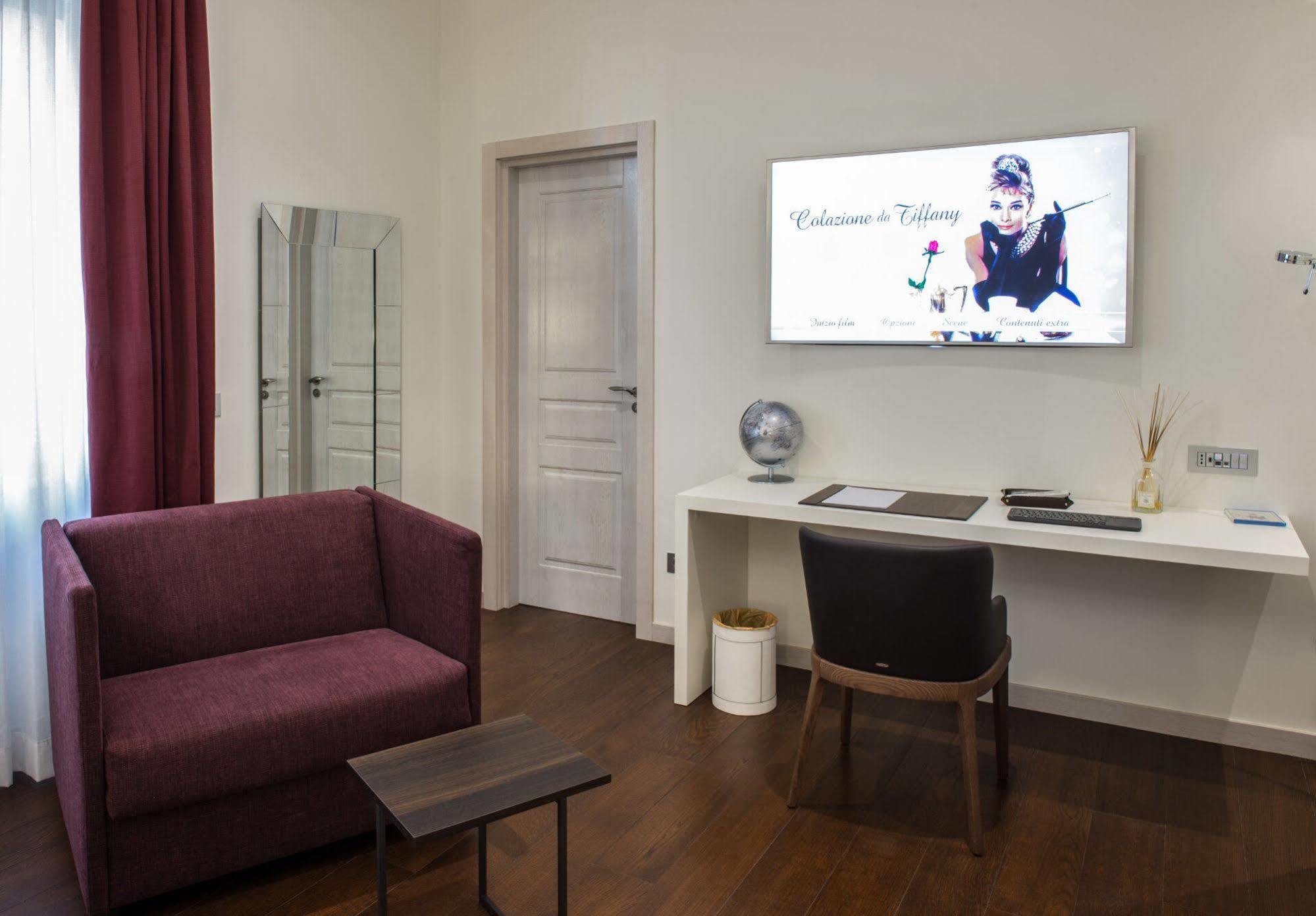 Town House Morgana Bed & Breakfast เรจโจ ดี คาลาเบีย ภายนอก รูปภาพ
