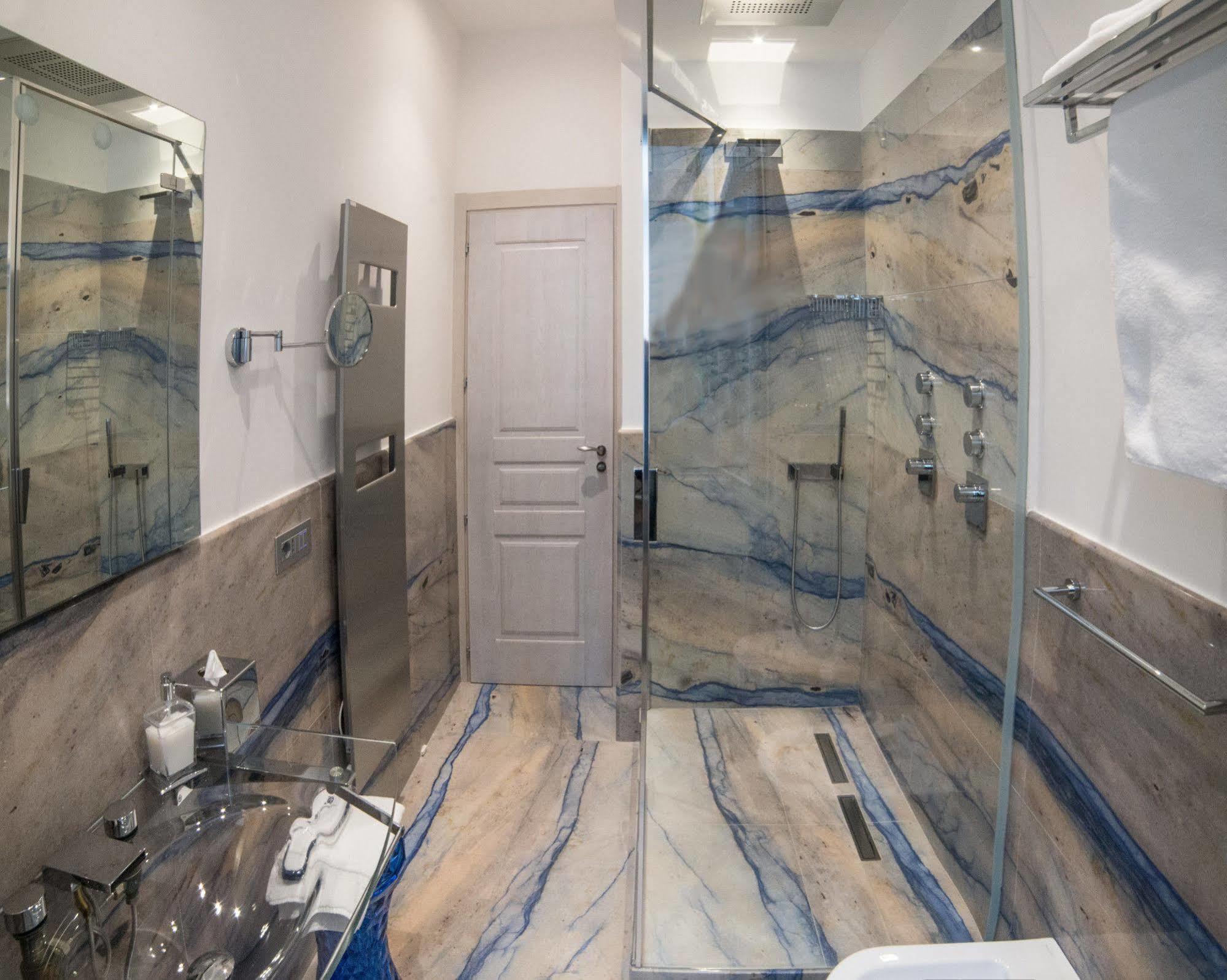 Town House Morgana Bed & Breakfast เรจโจ ดี คาลาเบีย ภายนอก รูปภาพ