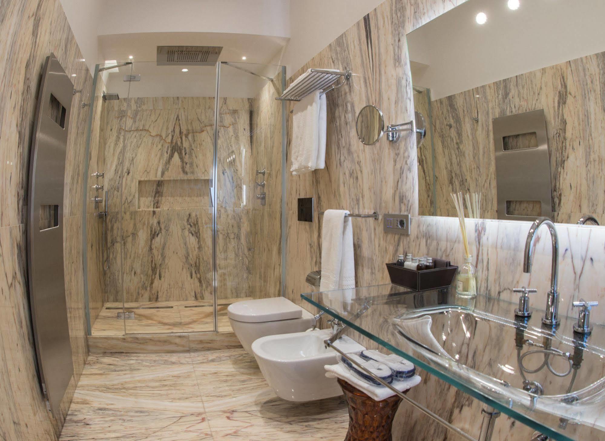 Town House Morgana Bed & Breakfast เรจโจ ดี คาลาเบีย ภายนอก รูปภาพ