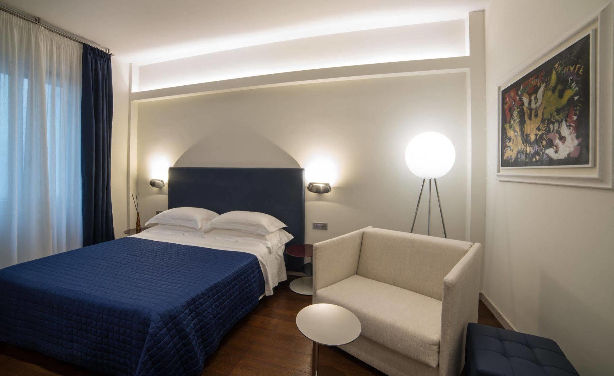 Town House Morgana Bed & Breakfast เรจโจ ดี คาลาเบีย ภายนอก รูปภาพ
